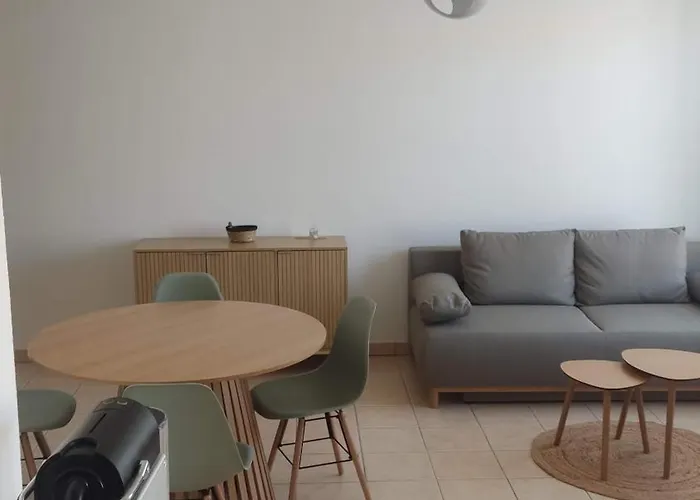 Cocon Douillet Pres De L'etang Mèze